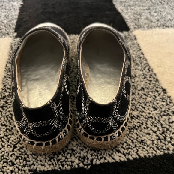 Chanel Black & Silver Tweed Espadrilles 37 - Picture 6 of 7